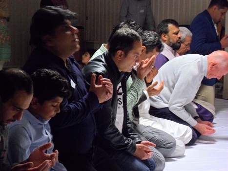 Iftarhome - With our Muslim Friends Iftarhome - With our Muslim Friends